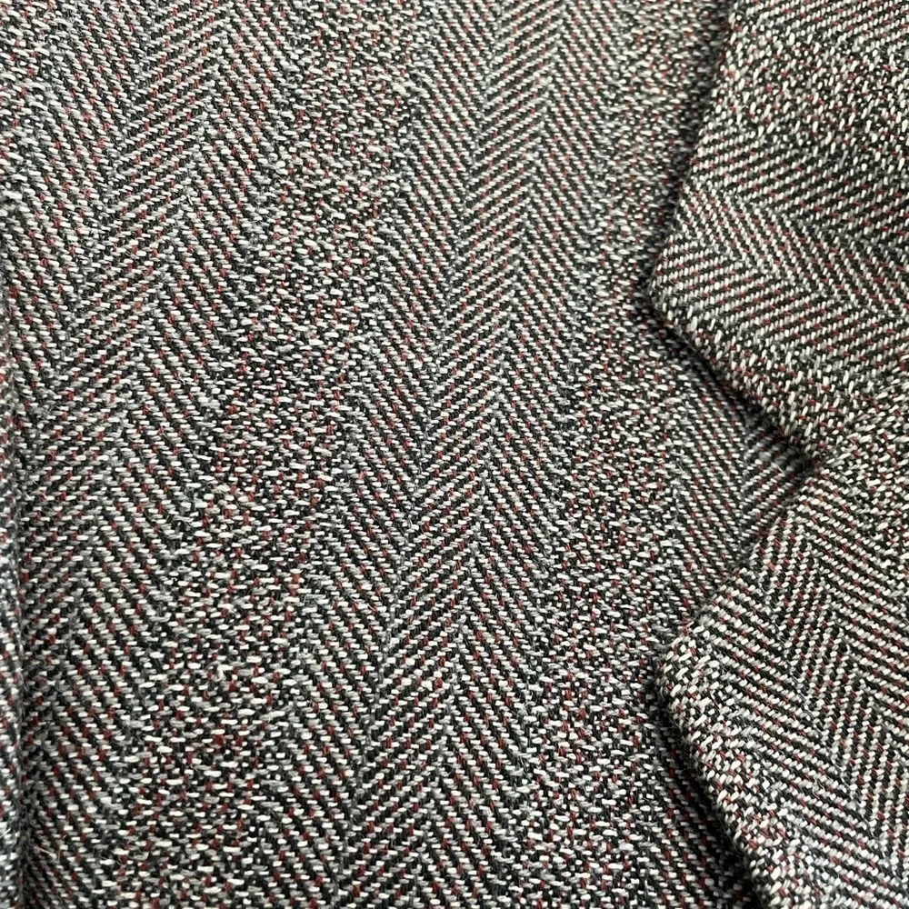 Yves Saint Laurent, man sport coat/ Jacket. Pre owned size 42 /44